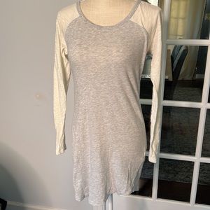 ANTHROPOLOGIE long sleeve baseball tee, v-back, grey, size S